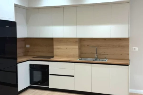 Shtepi ne shitje Apartament ne Tirane, 3+1, Mobilimi E mobiluar, Pagesa 17,100,000  Leke.