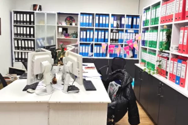 Ambient biznesi me qera 3+1 ne Tirane - 2,500 Euro