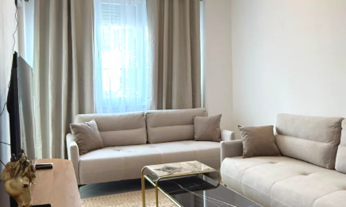 Shtepi me qera Apartament ne Tirane, 2+1, Mobilimi E mobiluar, Pagesa 72,000  Leke.