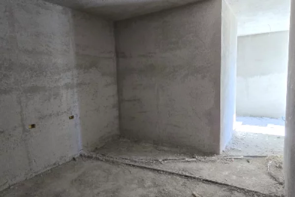 Shtepi ne shitje Apartament ne Lezhe, 2+1, Mobilimi Bosh, pa mobiluar, Pagesa 105,000  Euro.
