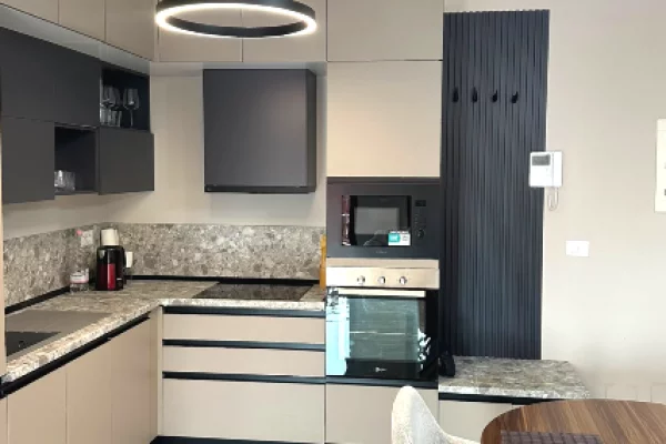 Shtepi me qera Apartament ne Tirane, 3+1, Mobilimi E mobiluar, Pagesa 150,000  Leke.