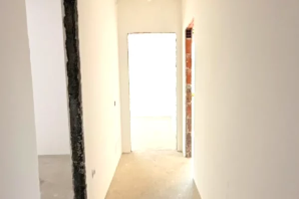 Shtepi ne shitje Shtepi Private ne Tirane, 3+1, Mobilimi Bosh, pa mobiluar, Pagesa 400,000  Euro.