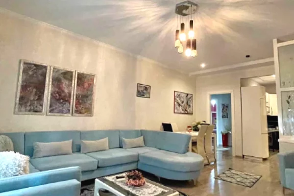 Shtepi me qera 3+1 ne Tirane - 1,150 Euro