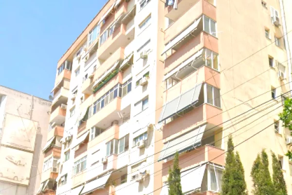 Shtepi ne shitje Apartament ne Tirane, 2+1, Mobilimi Pjeserisht e mobiluar, Pagesa 280,000  Euro.