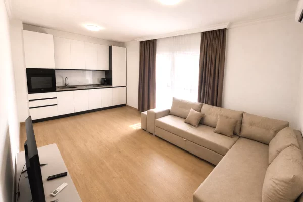 Shtepi me qera 2+1 ne Tirane - 1,000 Euro