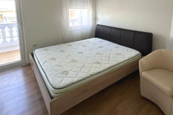 Shtepi me qera Vila Luksoze ne Tirane, 4+1, Mobilimi E mobiluar, Pagesa 250,000  Leke.