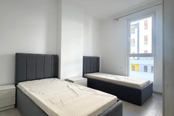Shtepi ne shitje Apartament ne Tirane, 2+1, Mobilimi E mobiluar, Pagesa 118,300  Euro.