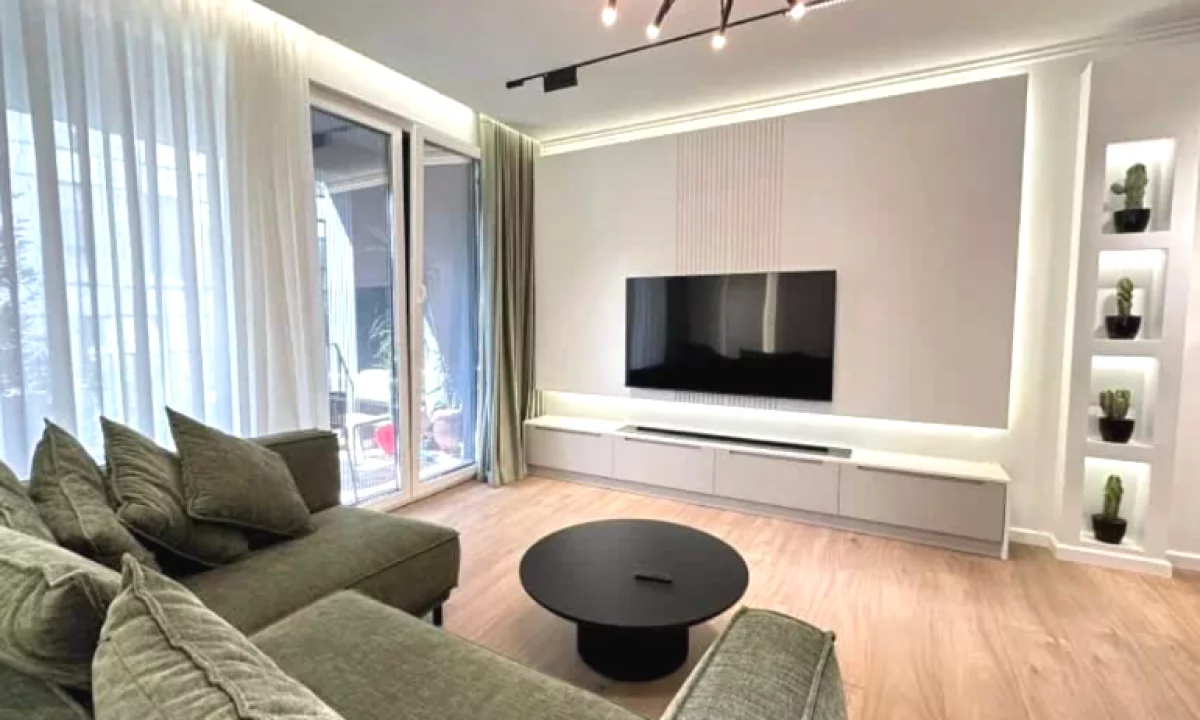 Shtepi me qera Apartament ne Tirane, 3+1, Mobilimi E mobiluar, Pagesa 2,000  Euro.