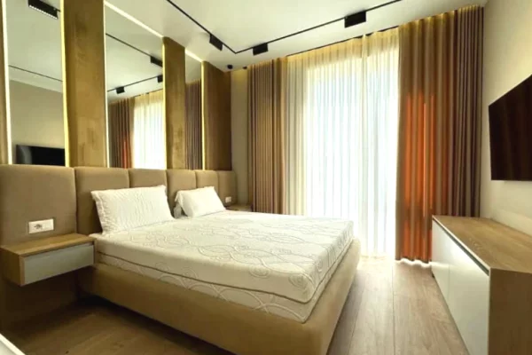 Shtepi me qera Apartament ne Tirane, 3+1, Mobilimi E mobiluar, Pagesa 2,000  Euro.