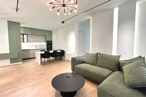 Shtepi me qera Apartament ne Tirane, 3+1, Mobilimi E mobiluar, Pagesa 2,000  Euro.