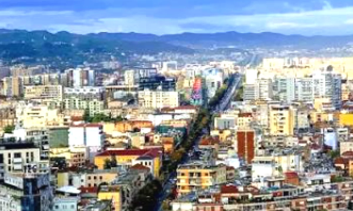 🏢 JEPET ME QIRA | AMBIENT BIZNESI – RRUGA E DURRESIT