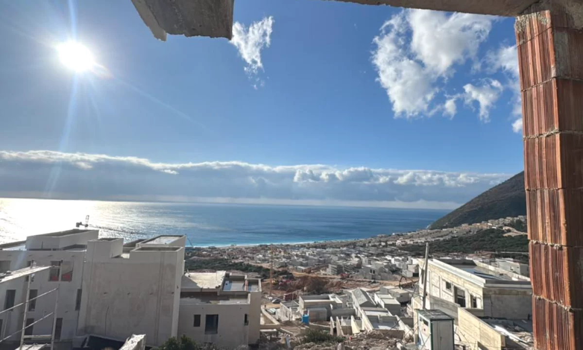 Shtepi ne shitje Vila Luksoze ne Himare, 3+1, Mobilimi Bosh, pa mobiluar, Pagesa 940,000  Euro.