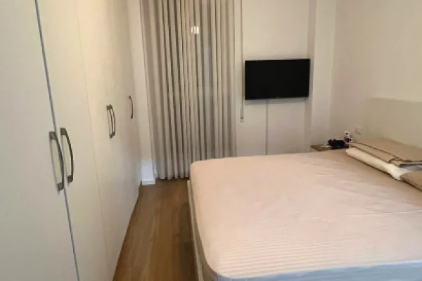 Shtepi me qera Apartament ne Tirane, 2+1, Mobilimi E mobiluar, Pagesa 90,000  Leke.