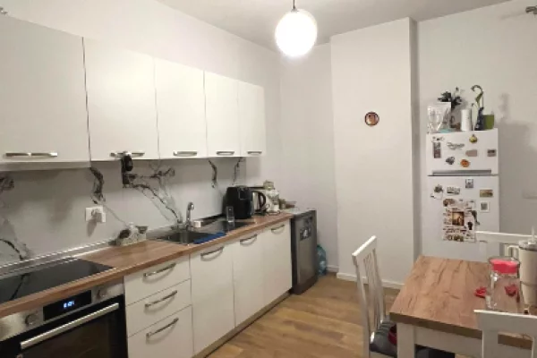 Shtepi me qera Apartament ne Tirane, 2+1, Mobilimi E mobiluar, Pagesa 90,000  Leke.