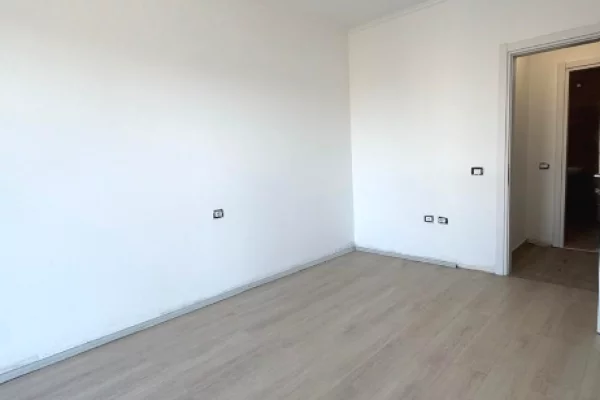 Shtepi ne shitje Apartament ne Tirane, 2+1, Mobilimi Bosh, pa mobiluar, Pagesa 13,400,000  Leke.