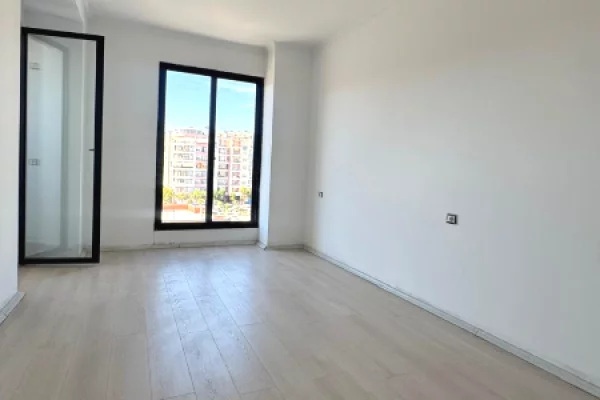 Shtepi ne shitje Apartament ne Tirane, 2+1, Mobilimi Bosh, pa mobiluar, Pagesa 13,400,000  Leke.