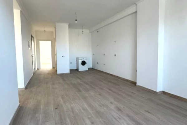 Shtepi ne shitje Apartament ne Tirane, 2+1, Mobilimi Bosh, pa mobiluar, Pagesa 13,400,000  Leke.