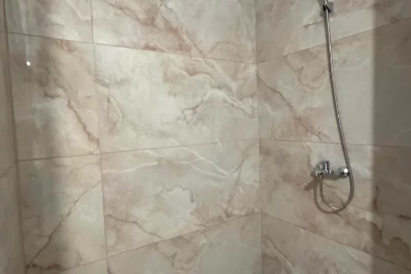Shtepi ne shitje Apartament ne Tirane, 2+1, Mobilimi Bosh, pa mobiluar, Pagesa 13,400,000  Leke.