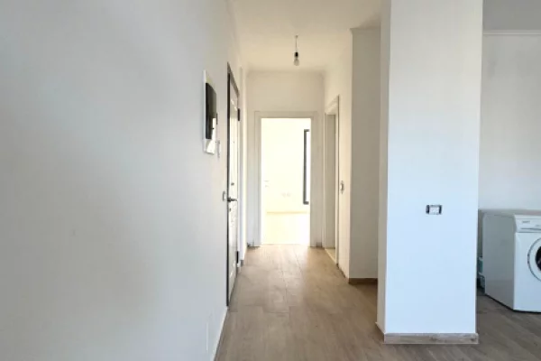 Shtepi ne shitje Apartament ne Tirane, 2+1, Mobilimi Bosh, pa mobiluar, Pagesa 13,400,000  Leke.