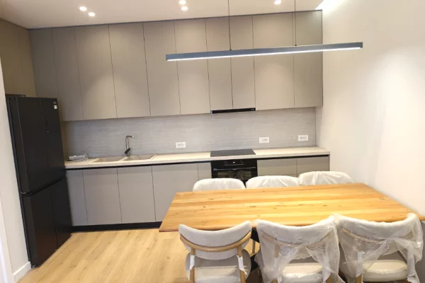 Shtepi me qera Apartament ne Tirane, 2+1, Mobilimi E mobiluar, Pagesa 80,000  Leke.