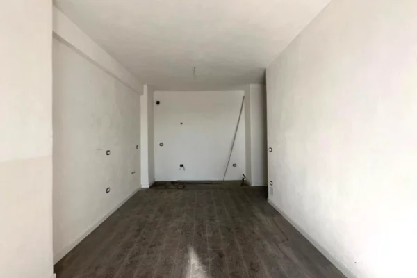 House for Sale Apartment in Tirana, 2+1, Furniture Emty, Payment 195,000  Euro.