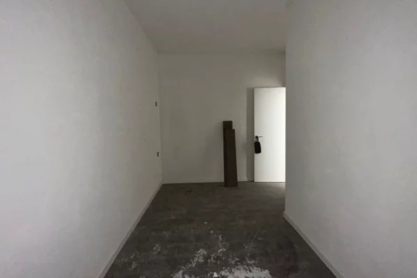 House for Sale Apartment in Tirana, 2+1, Furniture Emty, Payment 195,000  Euro.