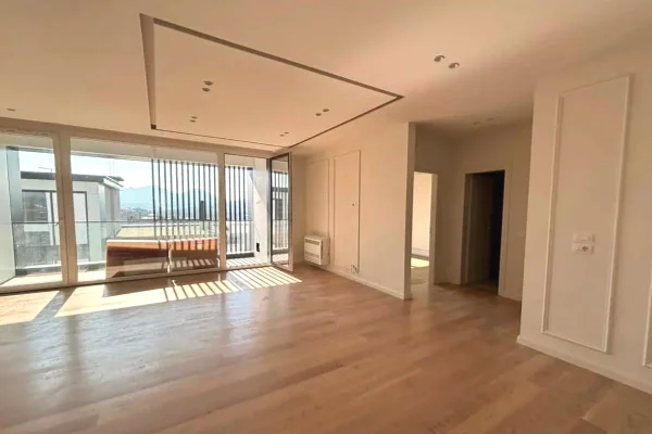 House for Sale Apartment in Tirana, 3+1, Furniture Emty, Payment 365,000  Euro.