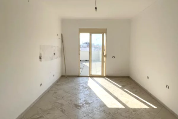 OKAZION  APARTAMENT 2+1 ME VERANDË – ASTIR