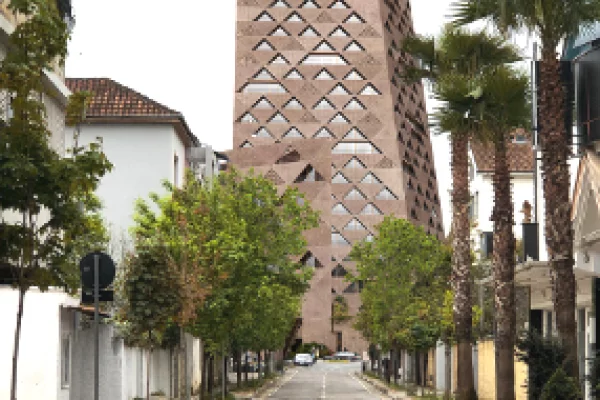 Shtepi ne shitje Apartament ne Tirane, 2+1, Mobilimi Bosh, pa mobiluar, Pagesa 370,000  Euro.