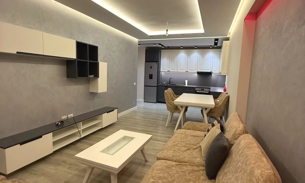Shtepi ne shitje Apartament ne Tirane, 2+1, Mobilimi E mobiluar, Pagesa 200,000  Euro.