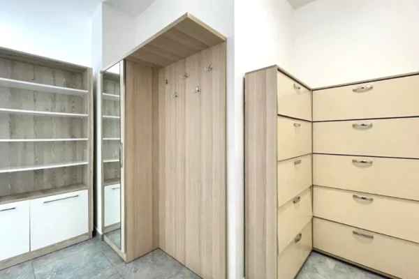 Shtepi ne shitje Apartament ne Tirane, 1+1, Mobilimi E mobiluar, Pagesa 12,900,000  Leke.