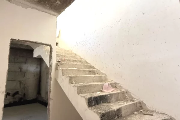 Shtepi ne shitje Vila Luksoze ne Tirane, 3+1, Mobilimi Bosh, pa mobiluar, Pagesa 55,000,000  Leke.