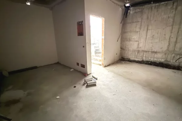 Shtepi ne shitje Vila Luksoze ne Tirane, 3+1, Mobilimi Bosh, pa mobiluar, Pagesa 55,000,000  Leke.