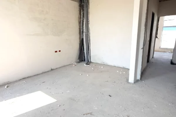 Shtepi ne shitje Vila Luksoze ne Tirane, 3+1, Mobilimi Bosh, pa mobiluar, Pagesa 55,000,000  Leke.