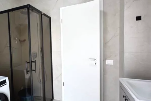Shtepi ne shitje Apartament ne Tirane, 1+1, Mobilimi E mobiluar, Pagesa 105,000  Euro.
