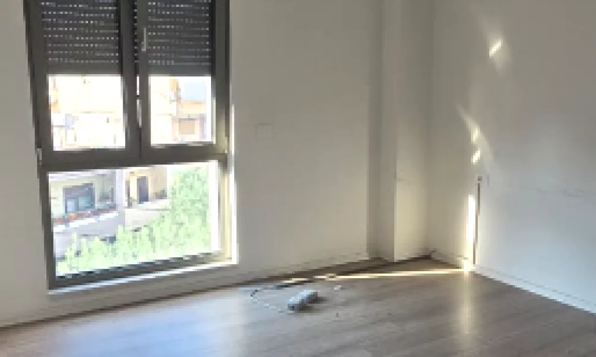 JEPET ME QIRA AMBIENT ZYRE 110 m2 | Rr KAVAJES  (RRUGA MIHAL DURI)