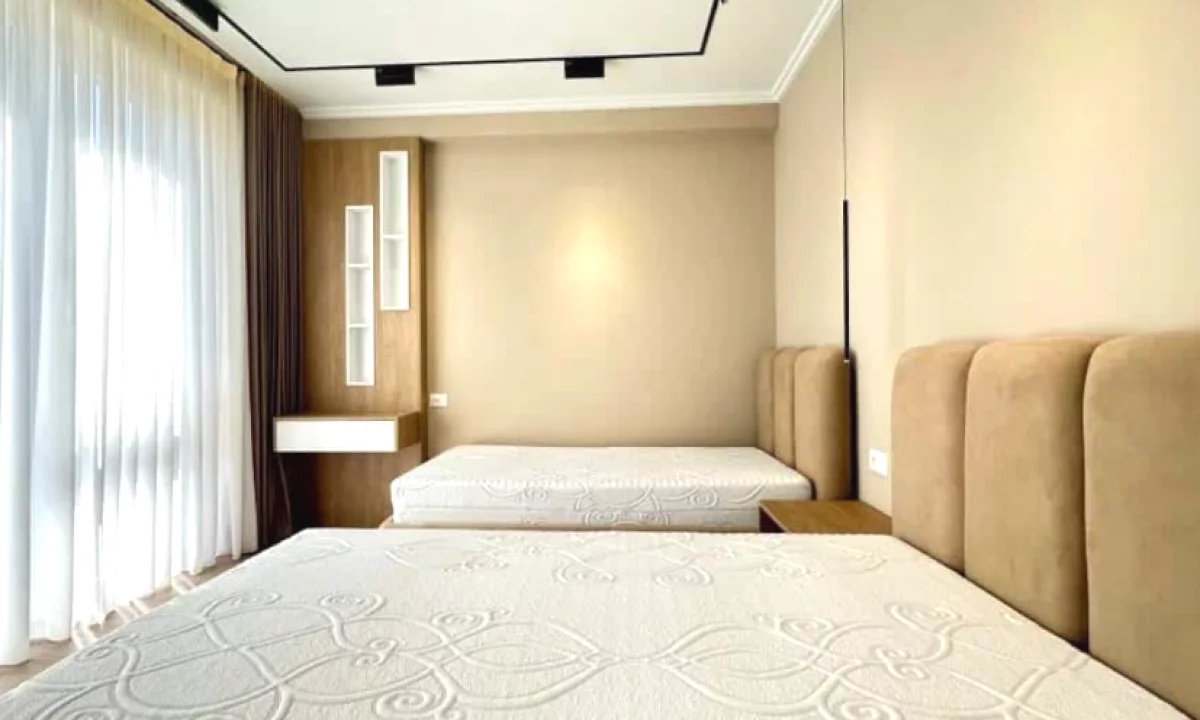 Shtepi me qera Apartament ne Tirane, 3+1, Mobilimi E mobiluar, Pagesa 1,900  Euro.