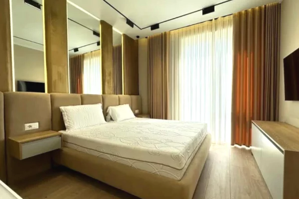 Shtepi me qera Apartament ne Tirane, 3+1, Mobilimi E mobiluar, Pagesa 1,900  Euro.