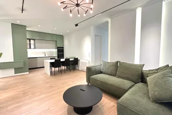 Shtepi me qera Apartament ne Tirane, 3+1, Mobilimi E mobiluar, Pagesa 1,900  Euro.