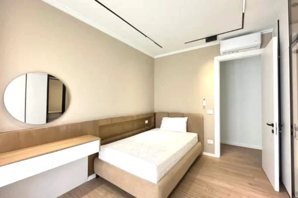Shtepi me qera Apartament ne Tirane, 3+1, Mobilimi E mobiluar, Pagesa 1,900  Euro.