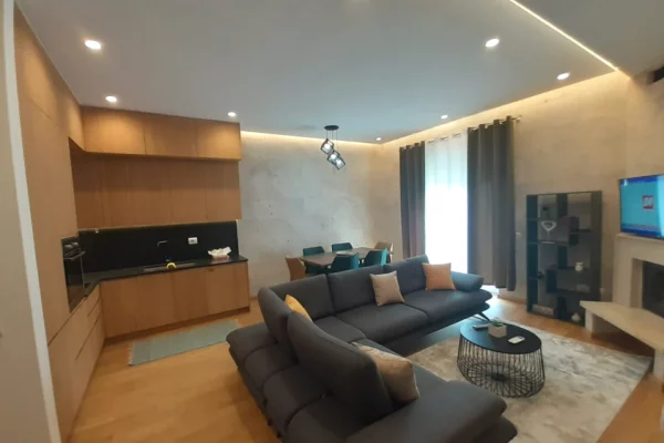 Shtepi me qera Apartament ne Tirane, 2+1, Mobilimi E mobiluar, Pagesa 1,100  Euro.