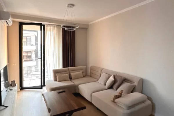 Shtepi me qera 2+1 ne Tirane - 1,000 Euro