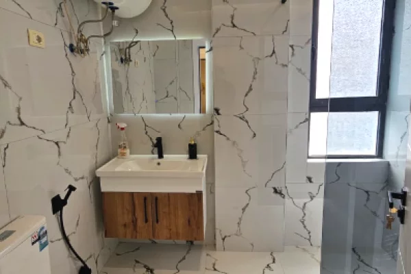 Shtepi ne shitje Apartament ne Tirane, 2+1, Mobilimi E mobiluar, Pagesa 235,000,000  Leke.