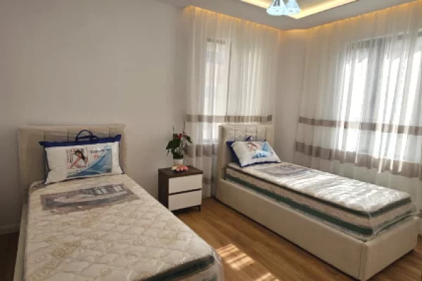Shtepi ne shitje Apartament ne Tirane, 2+1, Mobilimi E mobiluar, Pagesa 235,000,000  Leke.
