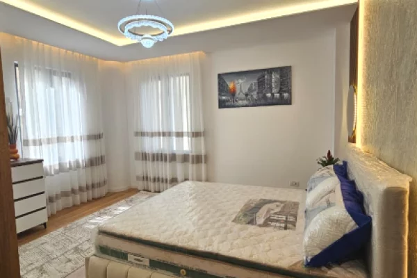 Shtepi ne shitje Apartament ne Tirane, 2+1, Mobilimi E mobiluar, Pagesa 235,000,000  Leke.