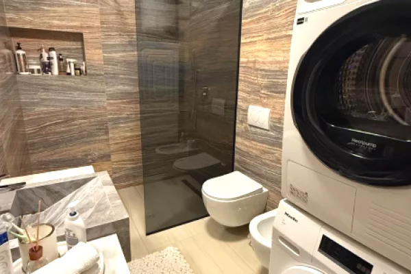 Shtepi ne shitje Apartament ne Tirane, 2+1, Mobilimi E mobiluar, Pagesa 320,000  Euro.