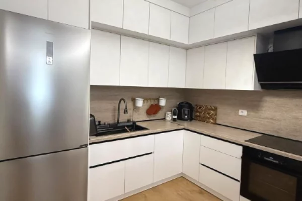 Shtepi ne shitje Apartament ne Tirane, 2+1, Mobilimi E mobiluar, Pagesa 320,000  Euro.