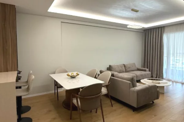 Shtepi ne shitje Apartament ne Tirane, 2+1, Mobilimi E mobiluar, Pagesa 320,000  Euro.