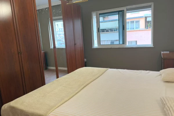 Shtepi me qera Apartament ne Tirane, 1+1, Mobilimi E mobiluar, Pagesa 70,000  Leke.