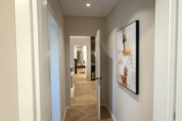 Shtepi ne shitje Apartament ne Tirane, 2+1, Mobilimi E mobiluar, Pagesa 410,000  Euro.